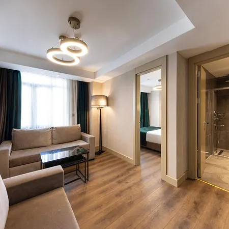 The Nest 4*