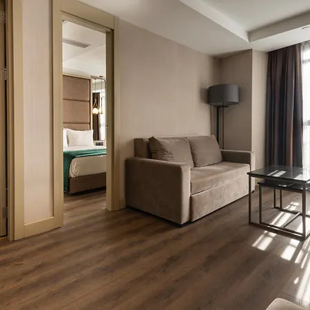 Hotel The Nest 4*