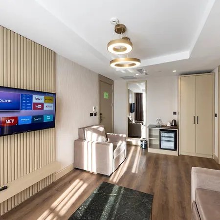 Hotel The Nest 4*