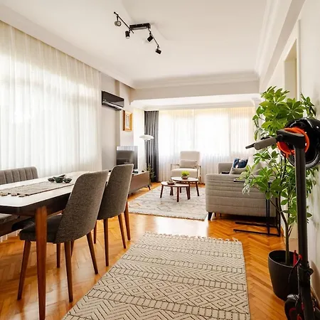 Charming Bagdat Avenue Hideaway, Near Marina Istanbul