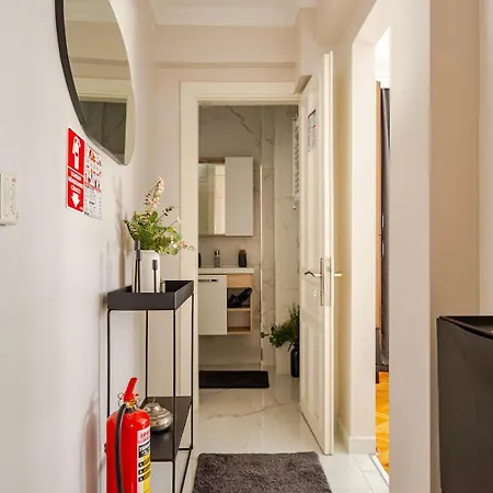 Charming Bagdat Avenue Hideaway, Near Marina * Istanbul
