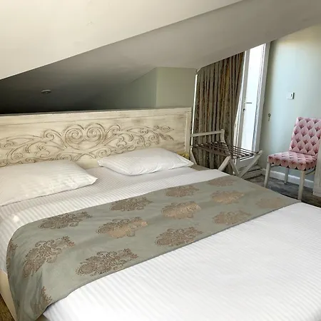 Elegance 4*
