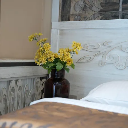 Elegance Hotel