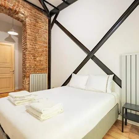 아파트 Warm Rustic Charming 2bd Galata Wpatio Gem! #320 *