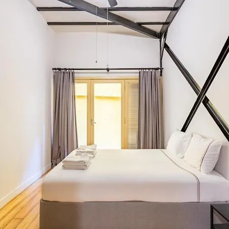 Warm Rustic Charming 2bd Galata Wpatio Gem! #320 아파트 이스탄불