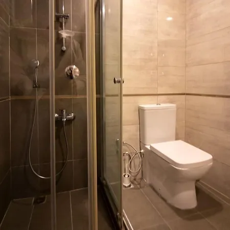 Tastefully Designed 2br With A Lush Backyard Daire İstanbul