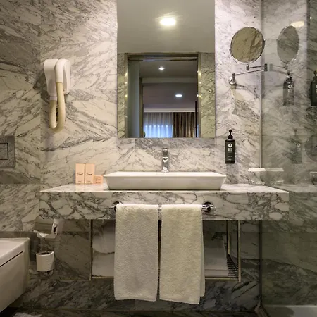 Ramada By Wyndham Grand Bazaar Hotel