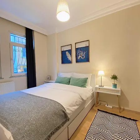 Comfy & Spacious Flat In The Center Of Cihangir Apartman *
