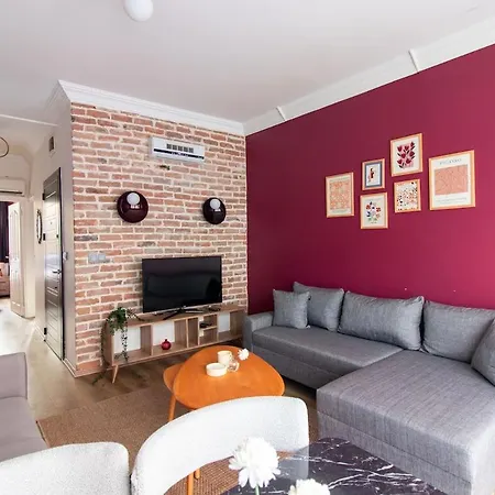 Authentic 2br Gem In The Heart Of Samatya Apartament *