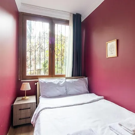 Authentic 2br Gem In The Heart Of Samatya Apartament Stambuł