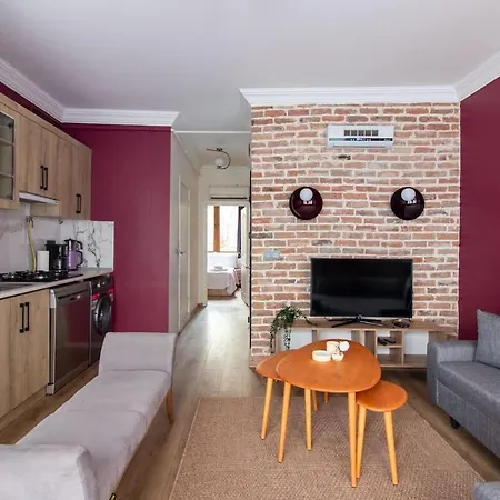 Authentic 2br Gem In The Heart Of Samatya Stambuł