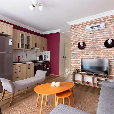Authentic 2br Gem In The Heart Of Samatya Apartament *