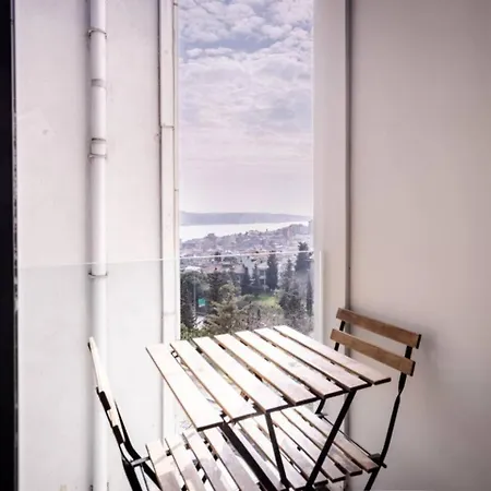 Airy Cozy - Partial Seaview Balcony! #380 아파트 *