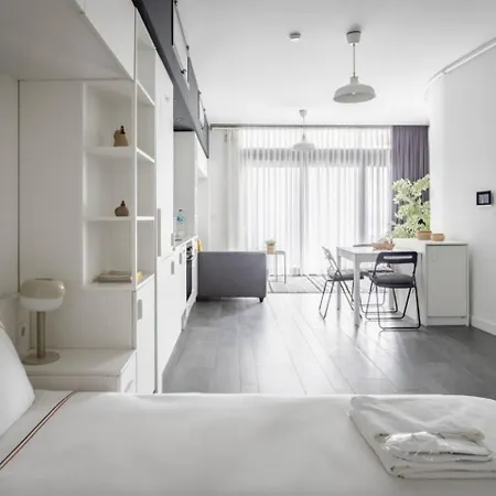 아파트 Airy Cozy - Partial Seaview Balcony! #380 *