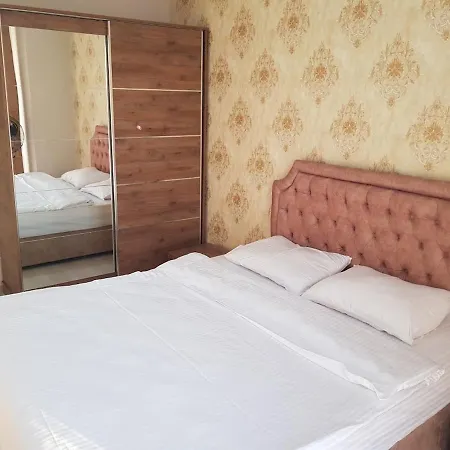 Apartman Express 2472 *