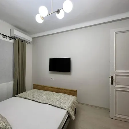 3 Story 5 Bedroom With Terrace By Tram Istanbul