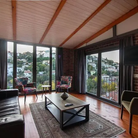 Kuzguncuk Retreat W Stunning Views And Local Charm Apartament
