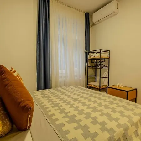 3-bedroom With Balcony * Stambuł