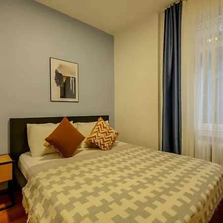 Apartament 3-bedroom With Balcony Stambuł