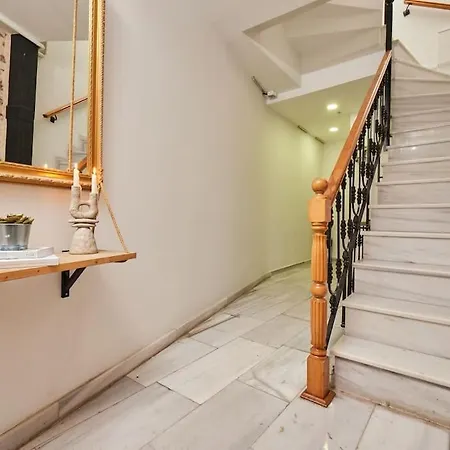 Daire Stunning 2br 1 Min Metro&galata *