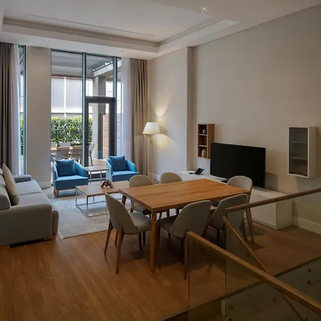 Movenpick Living West מלון 5*