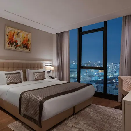מלון Movenpick Living West