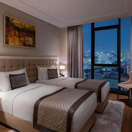 Movenpick Living West מלון 5*