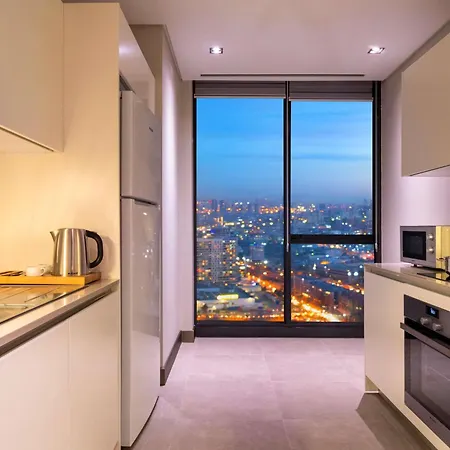 מלון Movenpick Living West