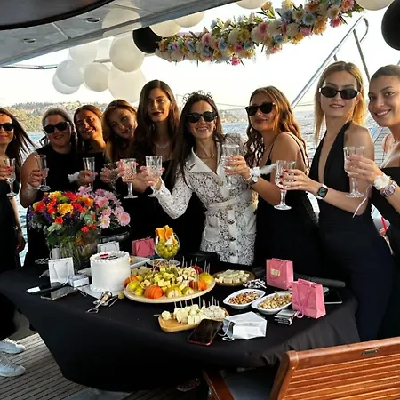 Nova Yachting Botel *