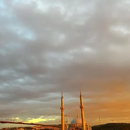 Lokka Ortakoy Istambul