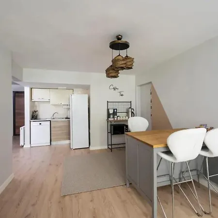 Gorgeous Bright New 2bd Home! #212 *
