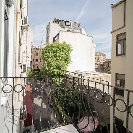 House With Balcony In Galata 2 * 이스탄불