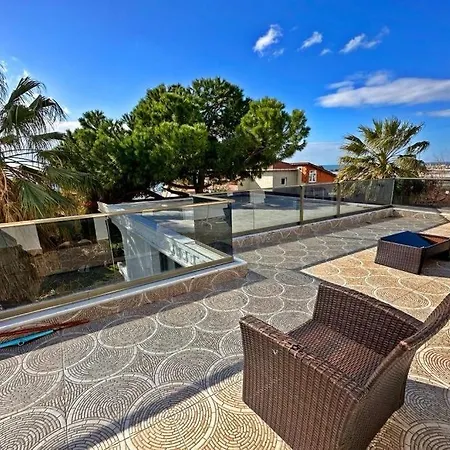 6-room With Private Pool And Garden Villa Istanbul