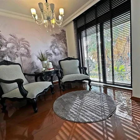 Villa 6-room With Private Pool And Garden Istanbul