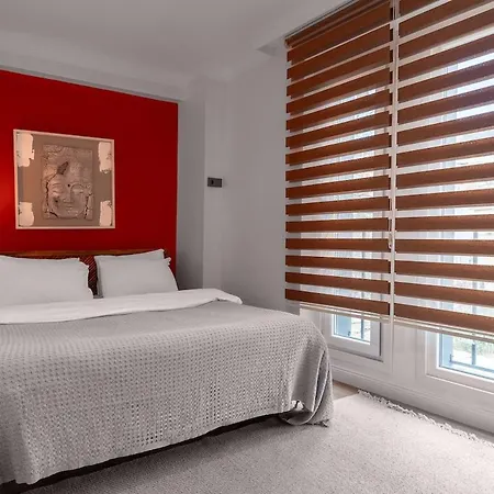 Stylish Boho 1br Steps From Trendy Tomtom *