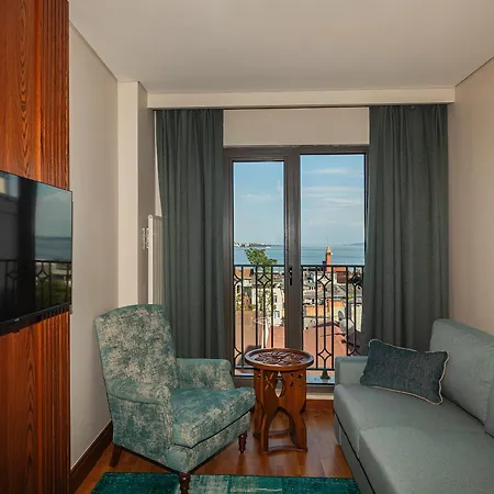 Azade Otel
