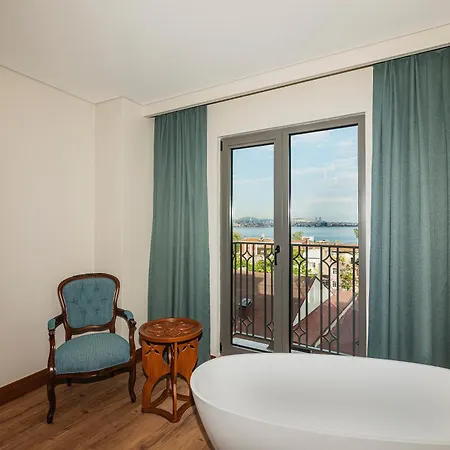 Azade Otel