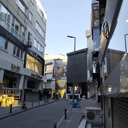 Ali's Apartman *