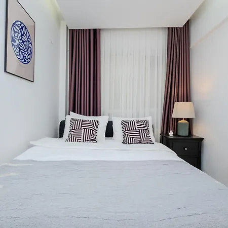 Bosphorus View Gem - 3 Large Bedrooms - 2 Baths & Balcony In Prime Location
