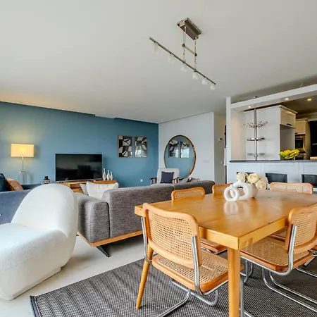 Bosphorus View Gem - 3 Large Bedrooms - 2 Baths & Balcony In Prime Location *