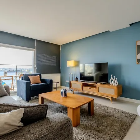 Bosphorus View Gem - 3 Large Bedrooms - 2 Baths & Balcony In Prime Location Apartamento Estambul