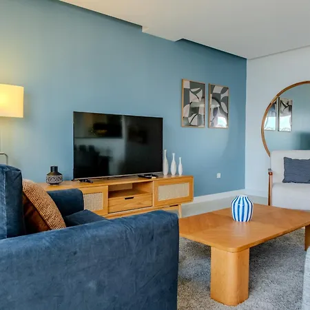 Bosphorus View Gem - 3 Large Bedrooms - 2 Baths & Balcony In Prime Location Apartamento Estambul