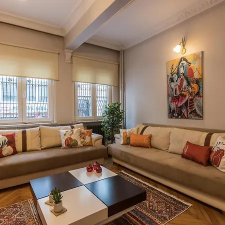 Апартаменты Stylish 1br Near Taksim & Bosphorus W Great Design
