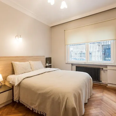 Апартаменты Stylish 1br Near Taksim & Bosphorus W Great Design