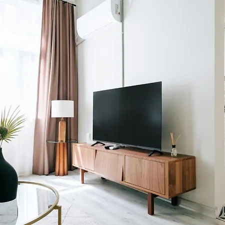Апартаменты Modern Renovated Flat In The Heart Of Istiklal *