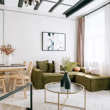 Modern Renovated Flat In The Heart Of Istiklal Апартаменты *