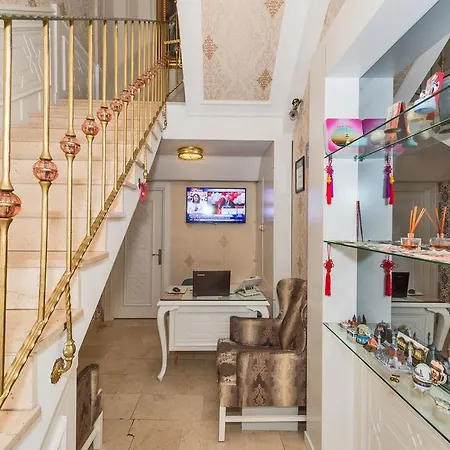 Hotel The Empress Theodora 3*