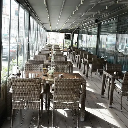 Atasehir Palace & Conference Hotel 4*