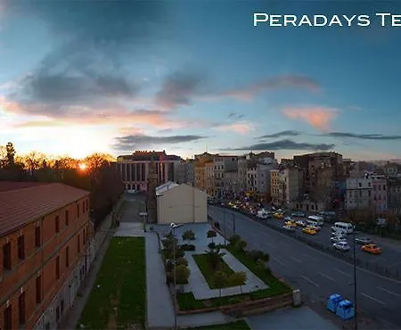 Ξενοδοχείο Peradays 3*