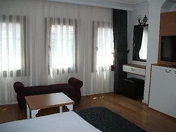 Jakaranda Hotel